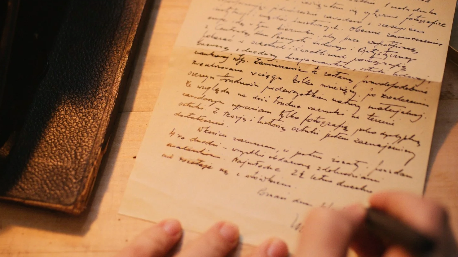 L’Angelier writing to Madeline Smith